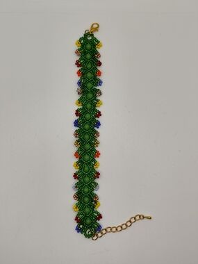 Green Floral Beaded Bracelet with Multicolor Accents